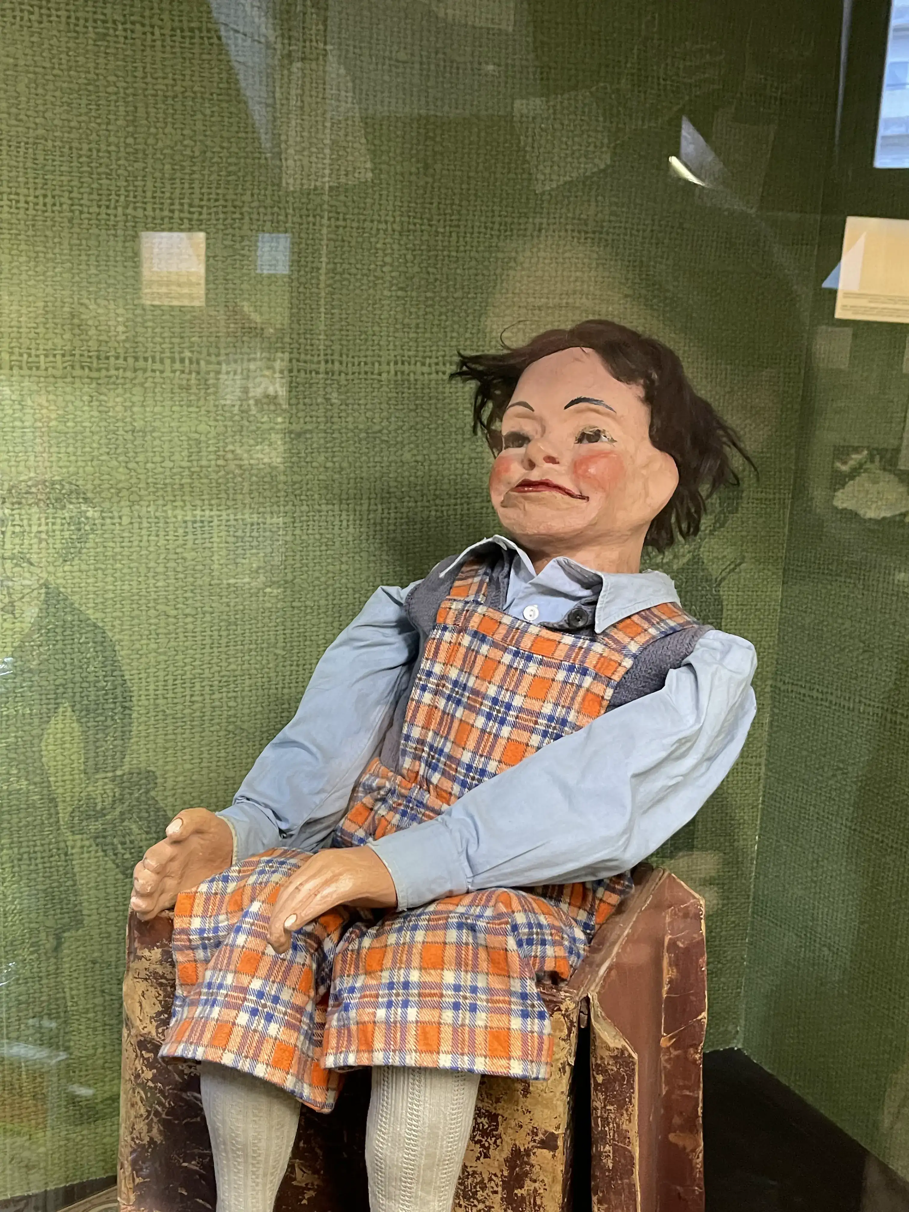 La poupée la plus angoissante du musée des jouets anciens à Kecskemét